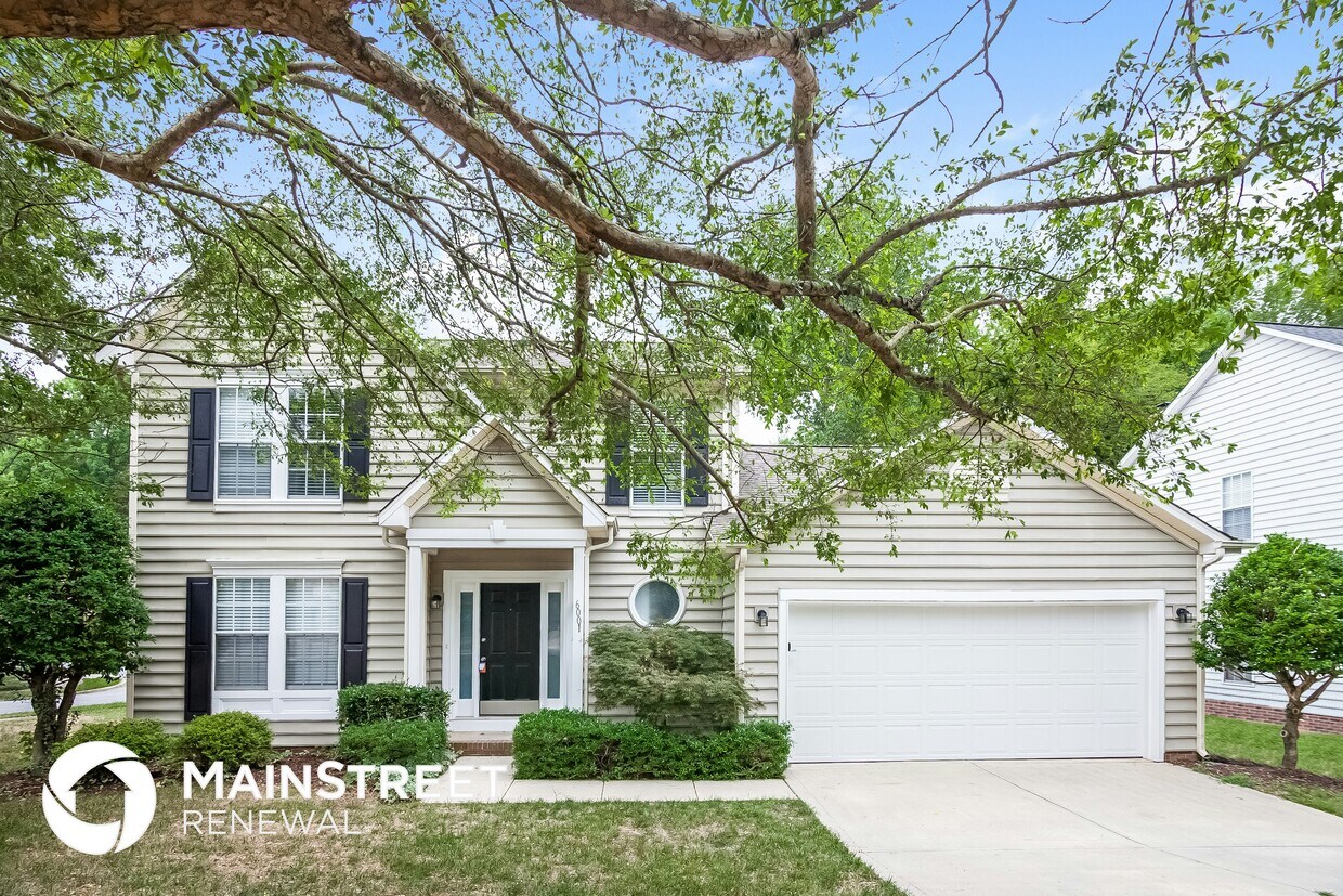 Foto principal - 6001 Beech Cove Ln
