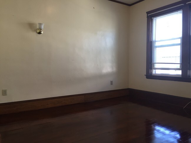 Foto del edificio - 51 Lindy Ave