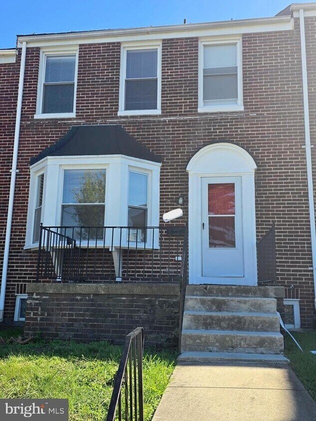 Foto principal - 3 Bedroom 2 Bathroom Townhome