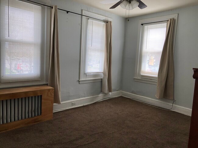 Foto del edificio - 806 Glenbrook Ave