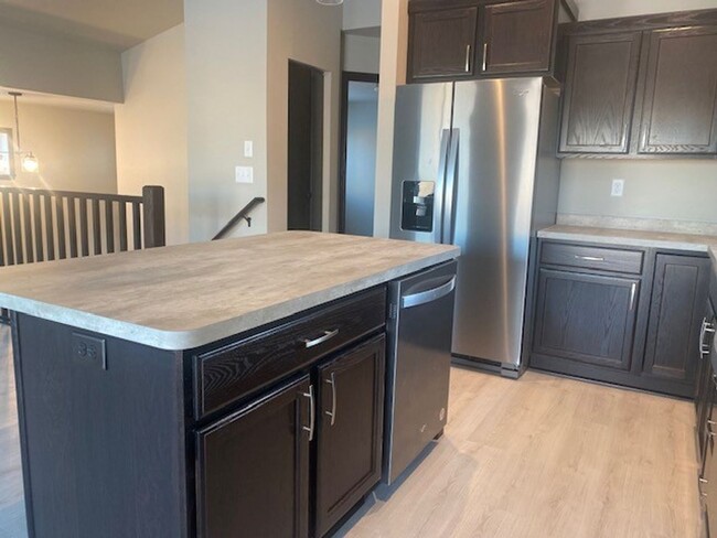 Building Photo - 3 Bedroom / 2 Bathroom House For Rent!