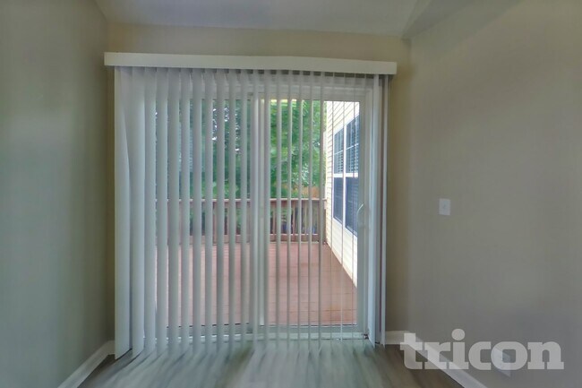 Foto del edificio - 5713 Briarwick Ct