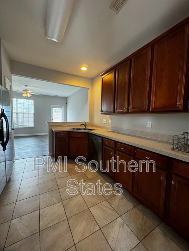 Building Photo - 118 Xander Dr