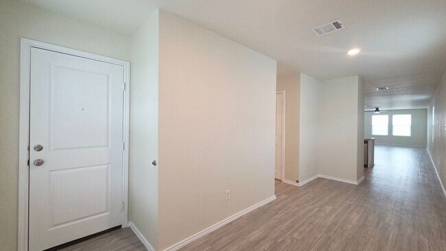 Foto del edificio - Southton Meadows Conveniently located on San Antonio's Southeast Side
