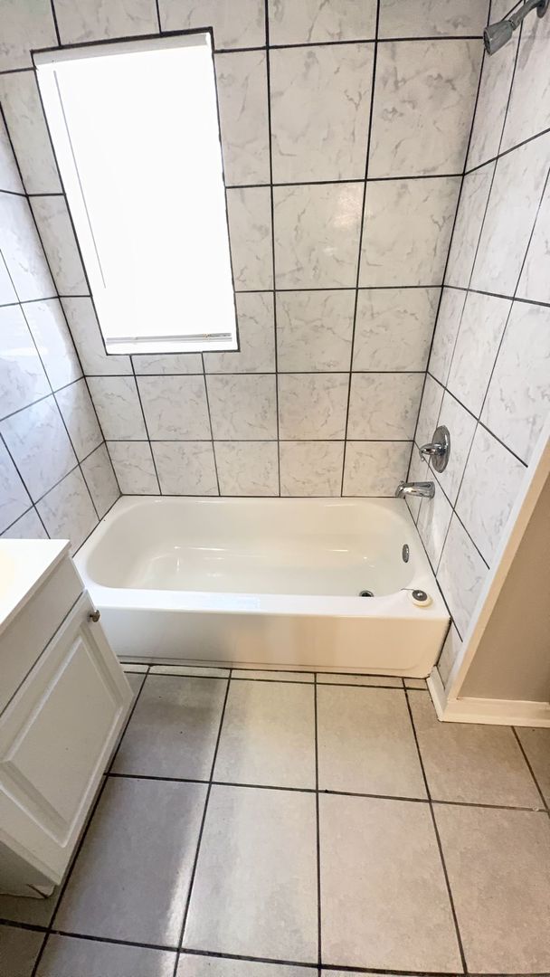 Foto del edificio - Very Nice 2 bedroom 1 bath Newly Rehabbed Duplex