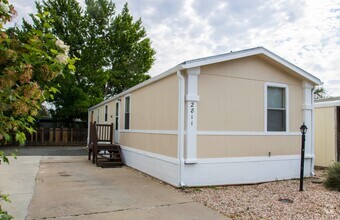 Building Photo - 2811 Mango Pl