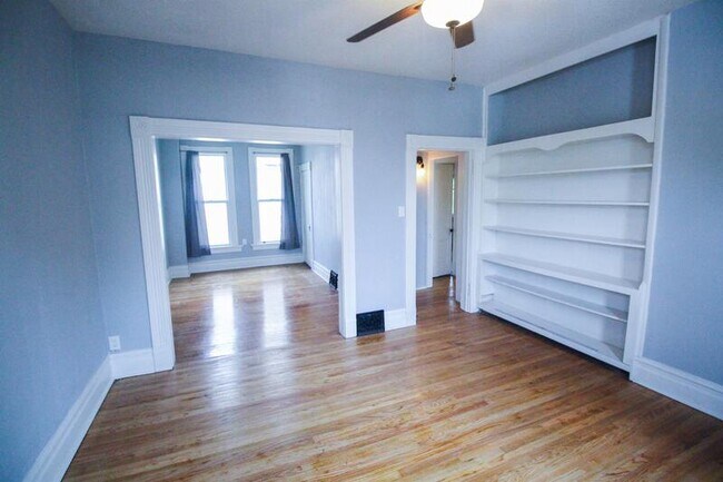 Building Photo - 1532 D Ave NE