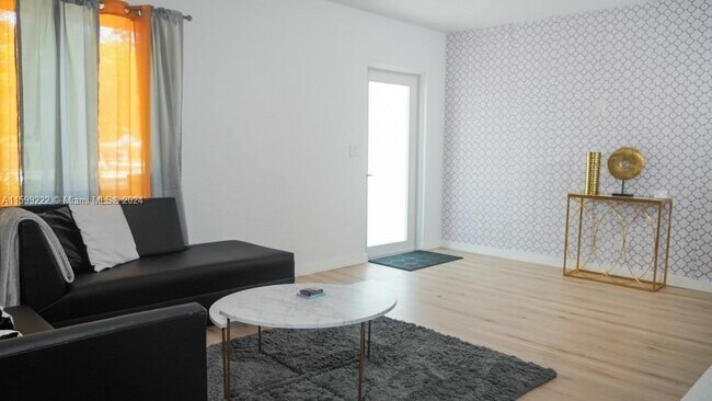 Foto del edificio - 1254 SW 13th St