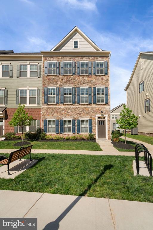 Building Photo - 9520 Barnes Lp