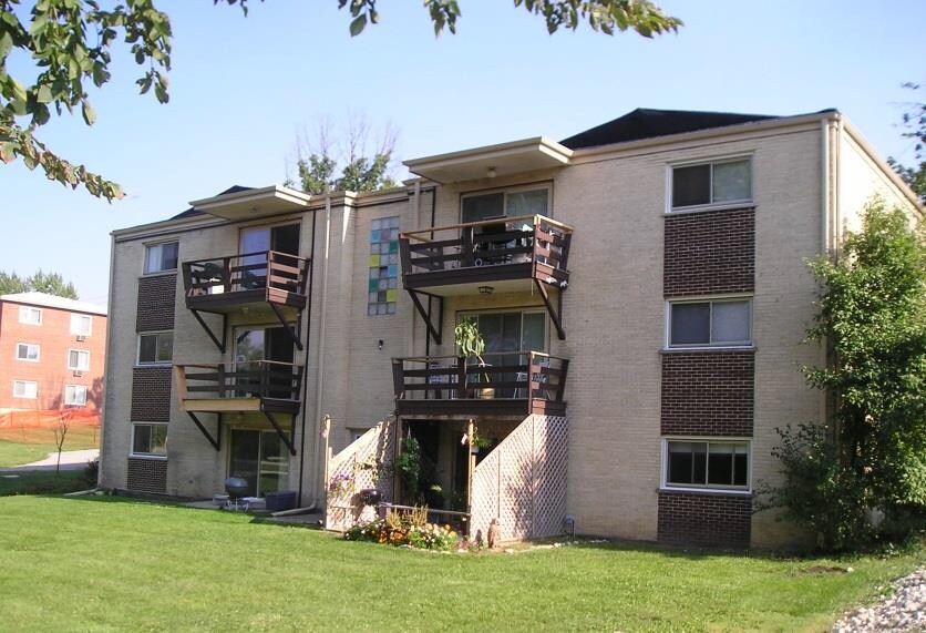 Primary Photo - 428 Crescent Blvd