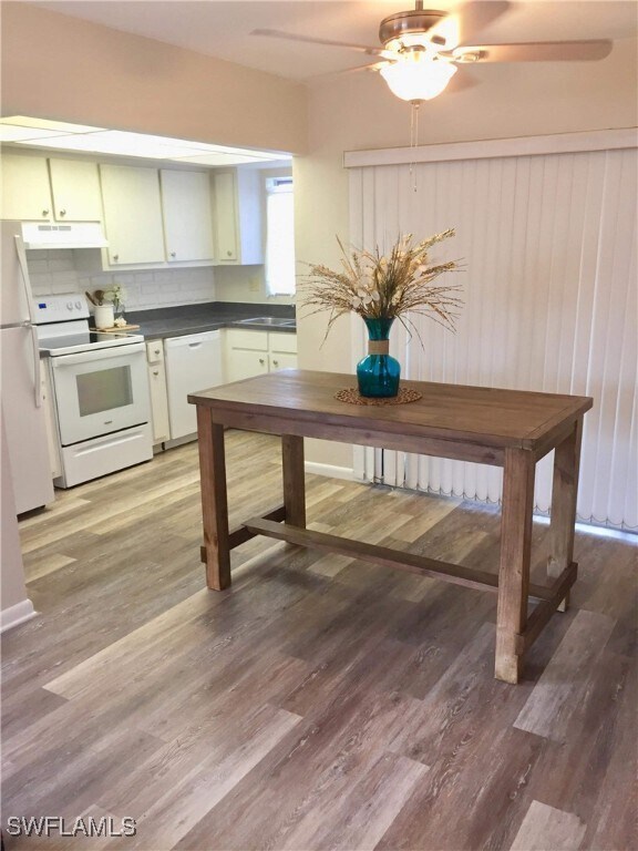 Foto del edificio - 5917 Littlestone Ct