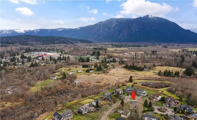 Building Photo - Stunning Executive Style 4 Bed Snoqualmie ...