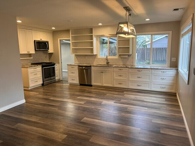 Cocina - 430 Douglas St SE