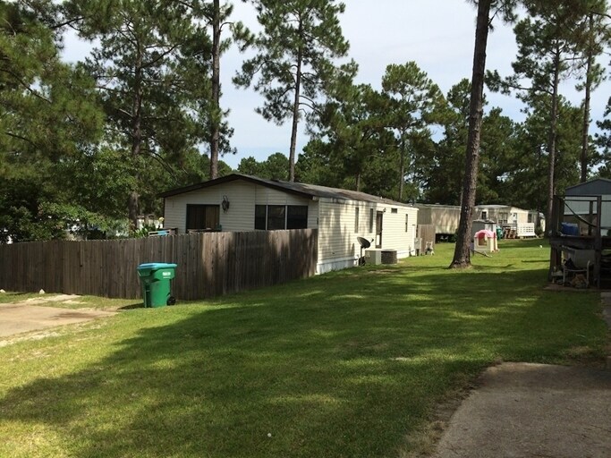 Building Photo - 14142 Lorraine Rd