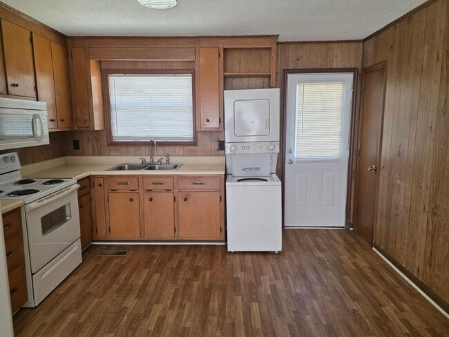 Building Photo - 159 Hazeldale Ln