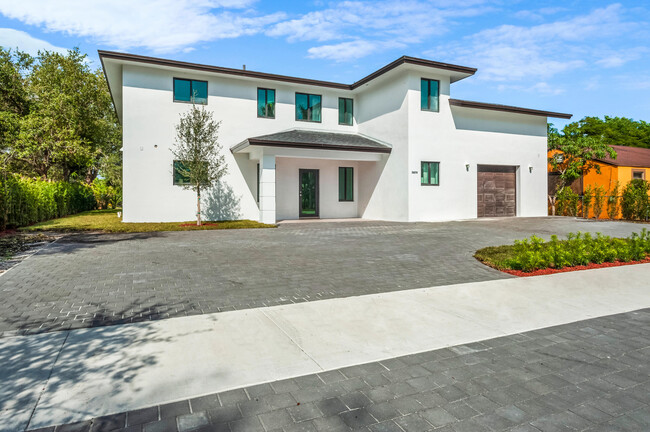 Foto del edificio - 5879 SW 60th St