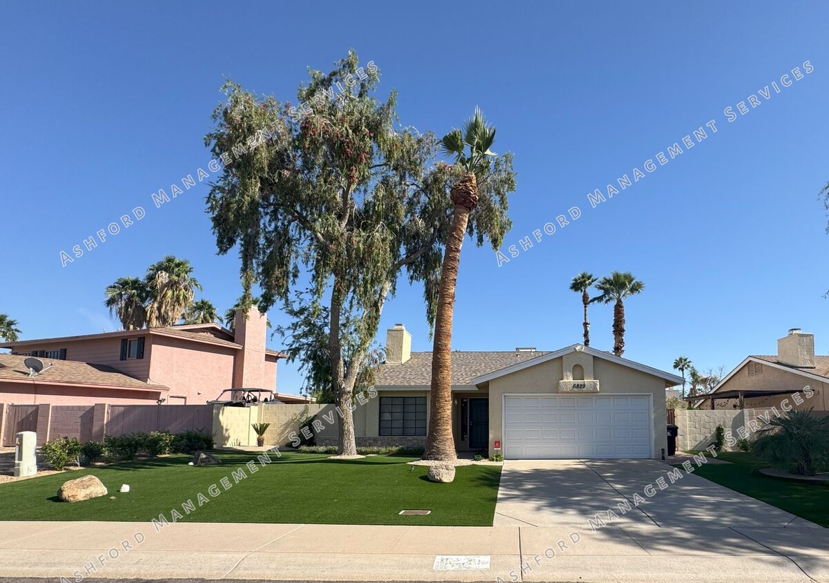 Foto principal - BEAUTIFULLY REMODELED 3 BEDROOM HOME WITH ...