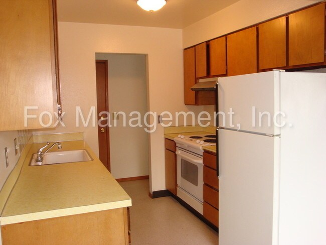 Building Photo - 1808 NE Schuyler St
