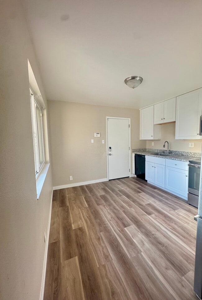 Foto del edificio - 2221 Dogwood Way