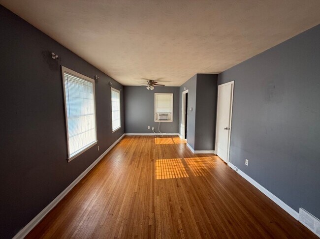 Foto del edificio - 4933 Leonard Rd