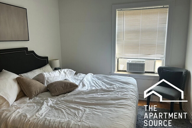 Foto del edificio - 1911 W Larchmont Ave