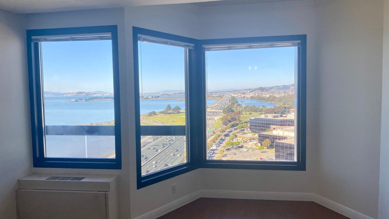 Primary Photo - Incredibly remodeled unit at Pacific Park ...