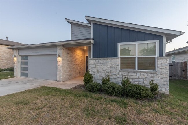 Building Photo - 2913 Louris Ln