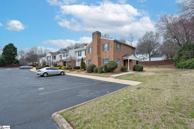 Building Photo - 97 Jamestowne Way