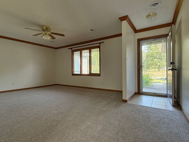 Foto del edificio - 3916 Fox Ridge Dr