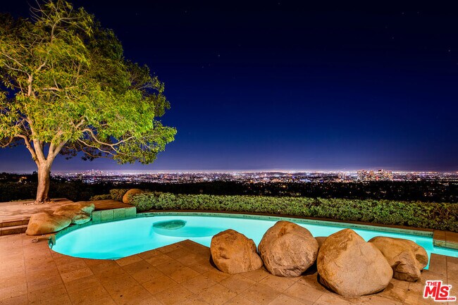 Foto del edificio - 1436 Summitridge Dr