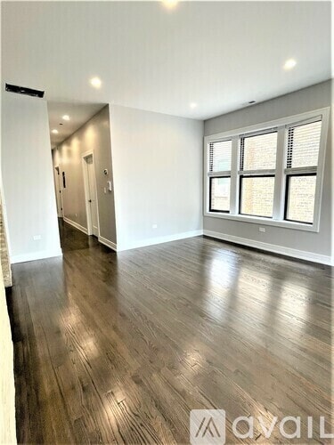 Building Photo - 1455 W Farragut Ave