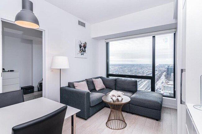 Building Photo - 1288 Av Des Canadiens-De-Montréal