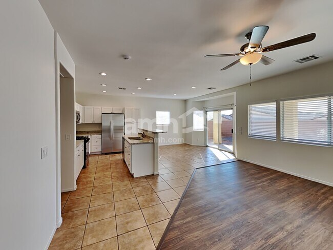 Foto del edificio - 1613 White Daisy Way