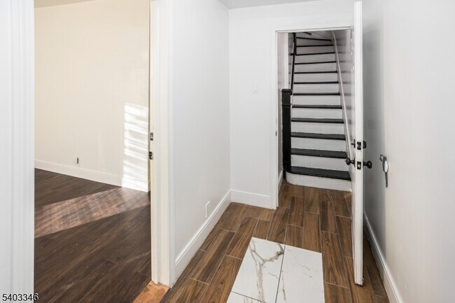 Building Photo - 11 Ellington St