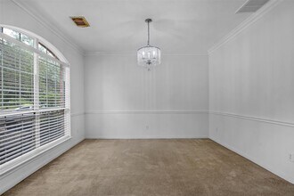 Building Photo - 7 Ebony Oaks Pl