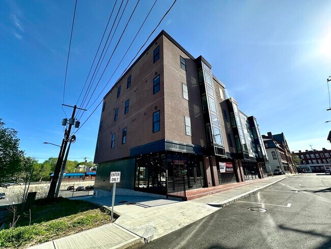 Building Photo - 21 Summer St