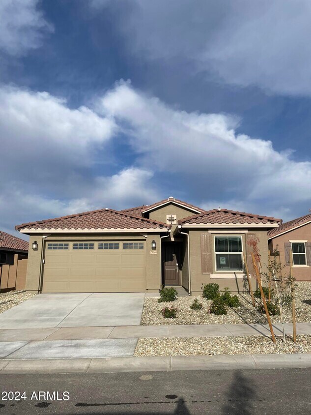 Foto principal - 24604 N 170th Dr