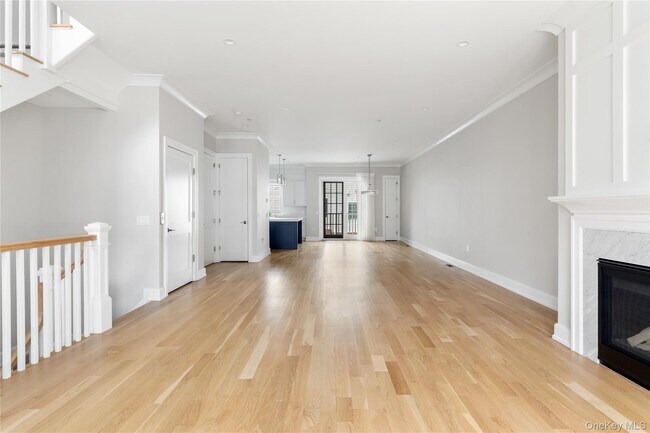 Building Photo - 902 Mill Creek S
