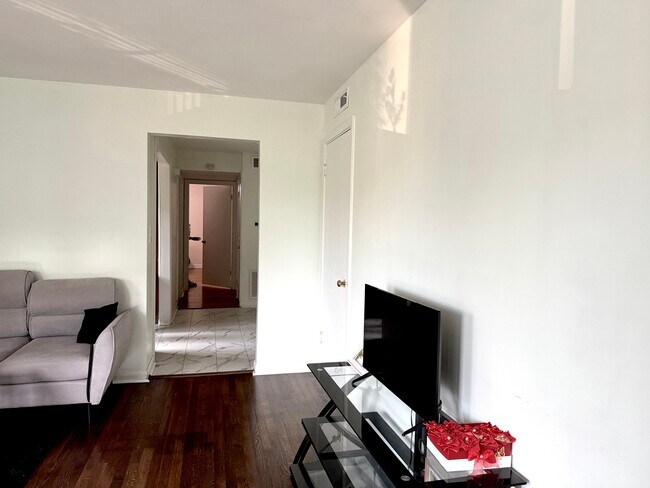 Foto del edificio - 3638 Northdale Pl