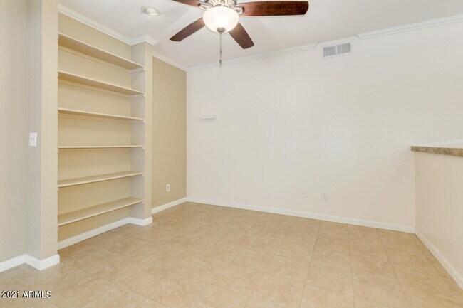 Building Photo - 747 S Ext Rd