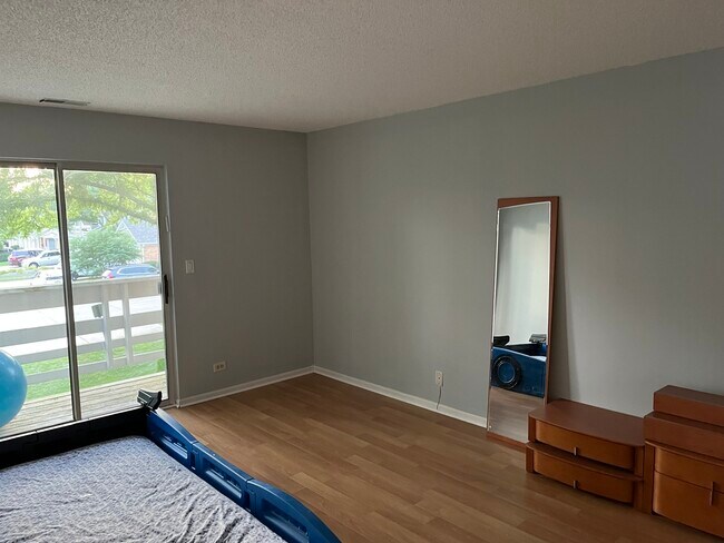 Building Photo - 1272 Ranchview Ct