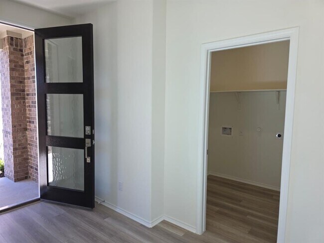 Foto del edificio - 1609 Red Berry Pass