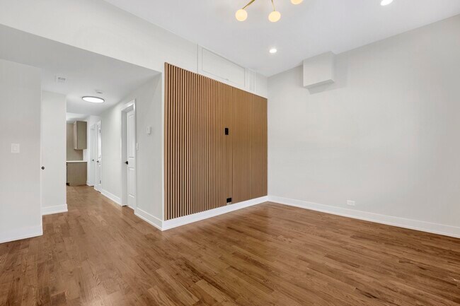 Foto del edificio - 2405 S Leavitt St