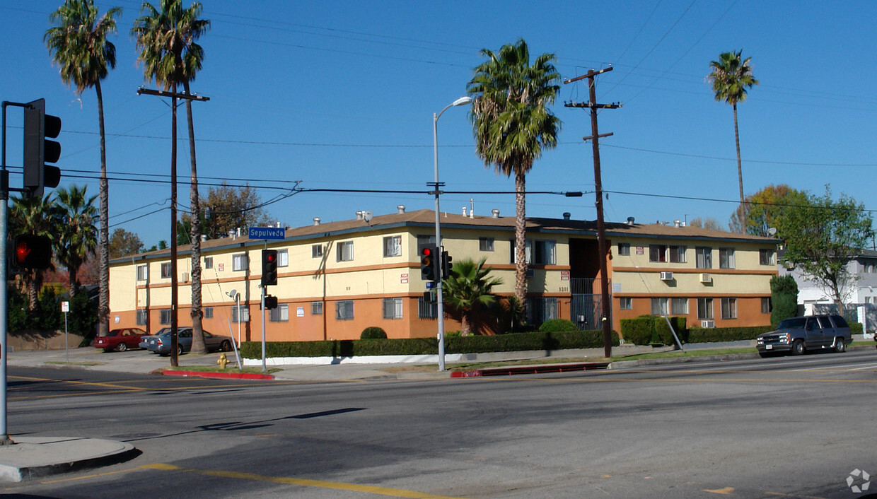 Primary Photo - The Newport Apartments