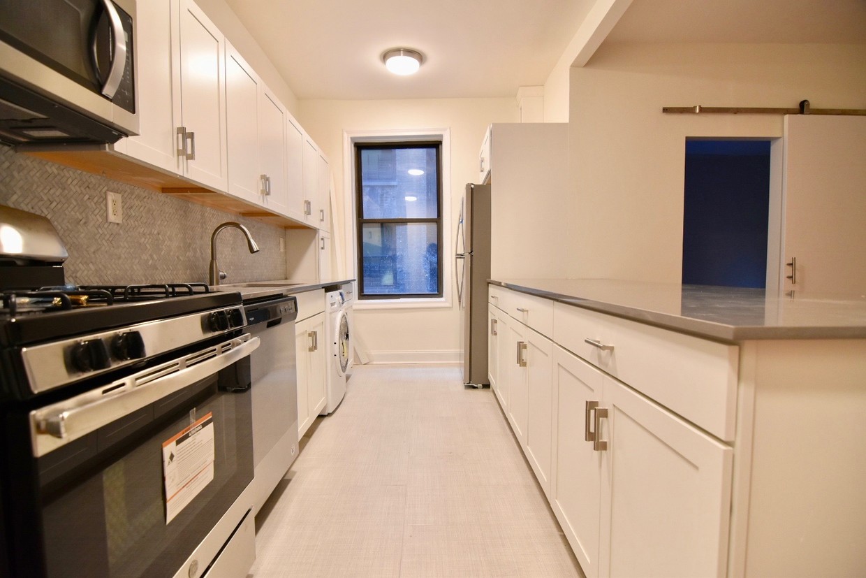 Primary Photo - 210 Bennett Ave