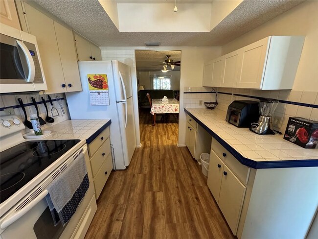 Foto del edificio - 3122 Lake Bayshore Dr