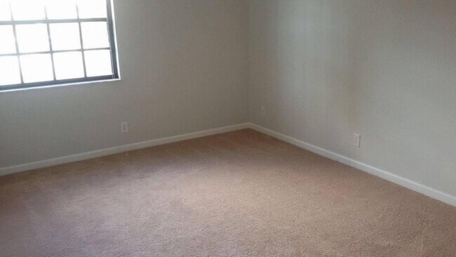 Foto del edificio - 4661 Oak Terrace Dr