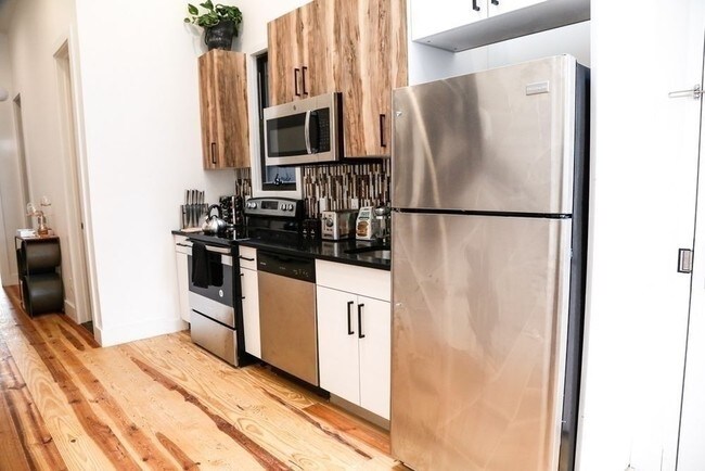 Foto del edificio - 570 Evergreen Ave