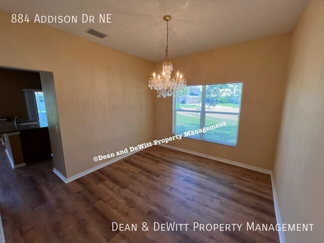 Building Photo - 884 Addison Dr NE