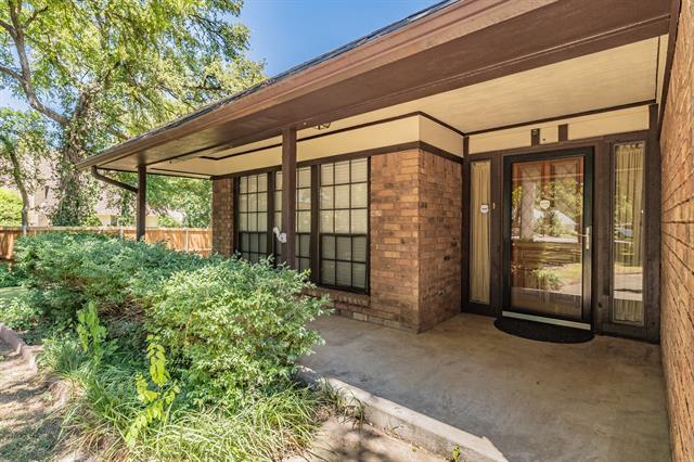 Foto del edificio - 8808 Sylvan Ct